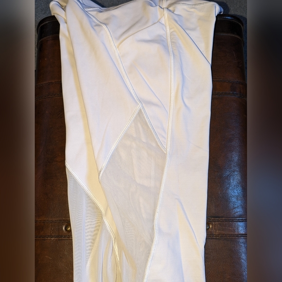 Lululemon Crop Leggings - Picture 2 of 6